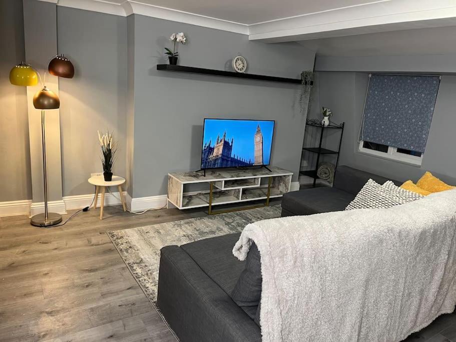 Modern With Stylish Terrace - Your London Oasis! Екстер'єр фото