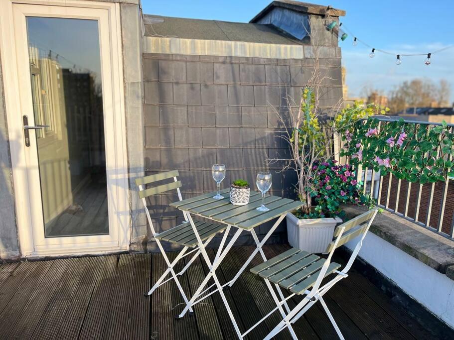Modern With Stylish Terrace - Your London Oasis! Екстер'єр фото