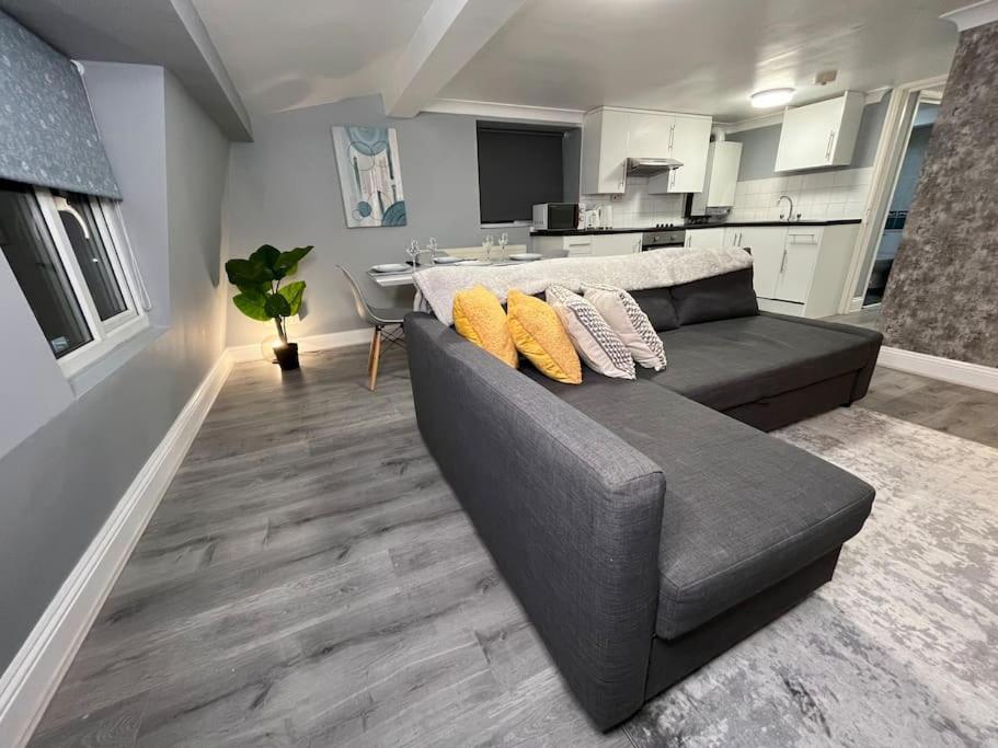 Modern With Stylish Terrace - Your London Oasis! Екстер'єр фото