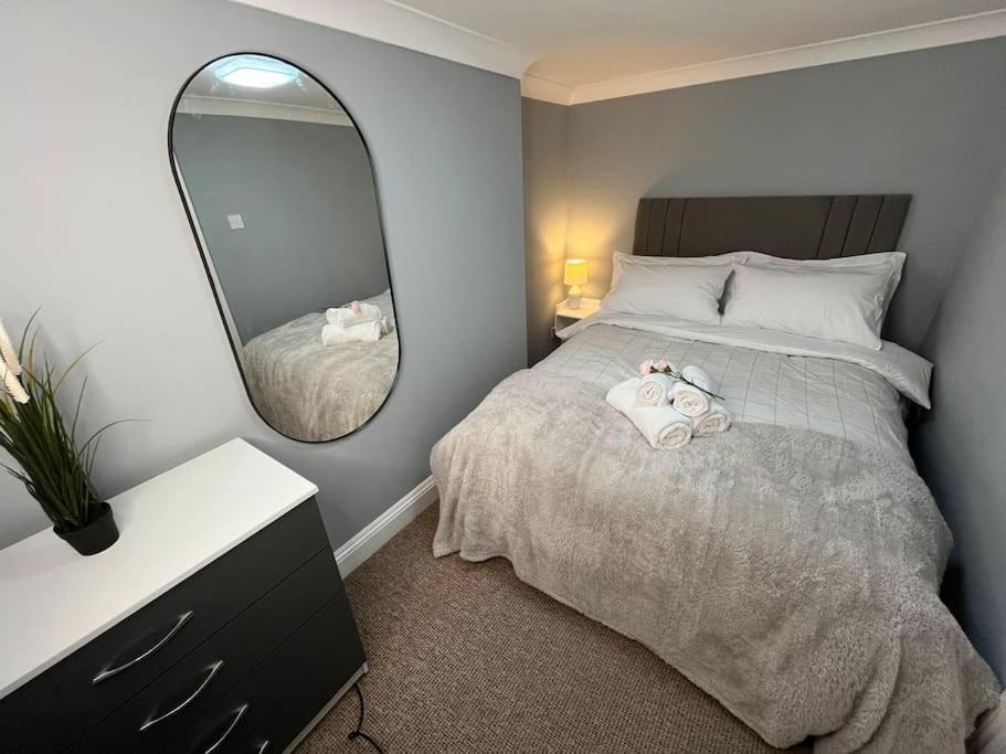 Modern With Stylish Terrace - Your London Oasis! Екстер'єр фото